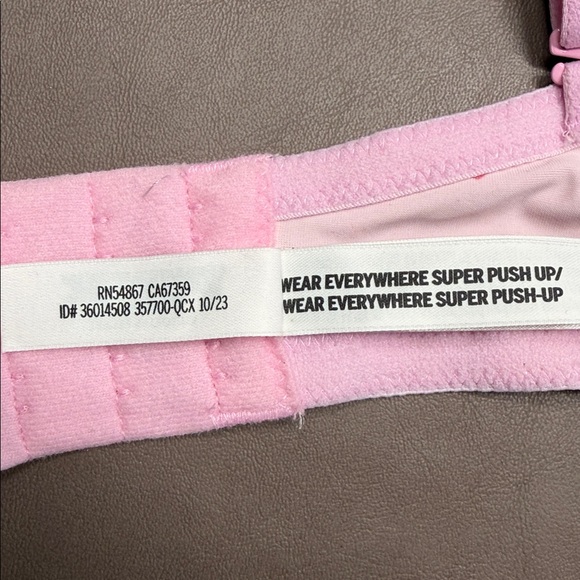 PINK Victoria’s Secret Pink Red Heart Print Wear Everywhere Super Push Up Bra - Picture 7 of 9